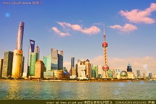 雷诺4纯电概念车预告图公布，有望于10月17日巴黎车展全球首发